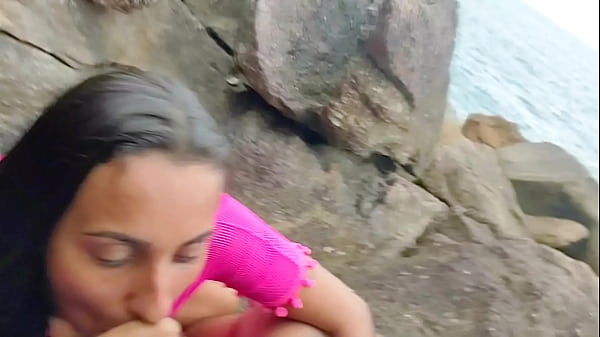 Cumming in the mouth of a stranger I met on the beach, outdoor sex with people watching.Dogging (Adão and Eva)