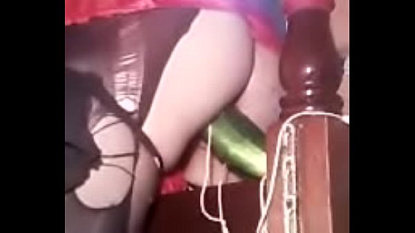 Pepino resbaloso en mi culo