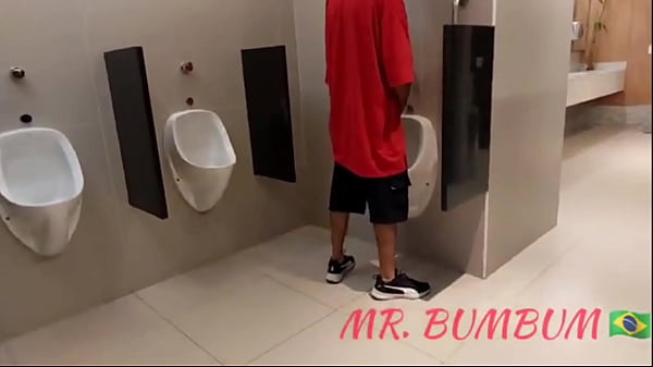 FAZENDO BANHEIRÃO NO SHOPPING DA ELITE. MUITOS ...