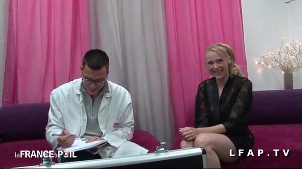 Download Video - Belle cougar appelle SOS Sodomie pour une bonne exploration rectale