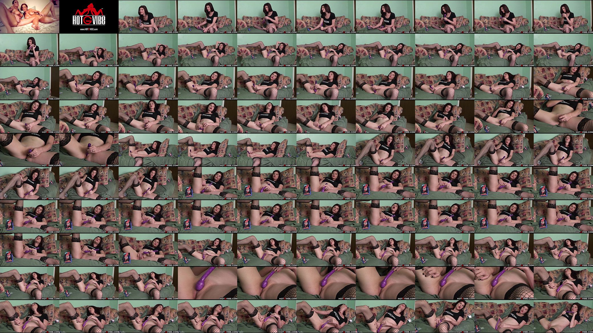 Sexy Brunette toys her pussy 预览图