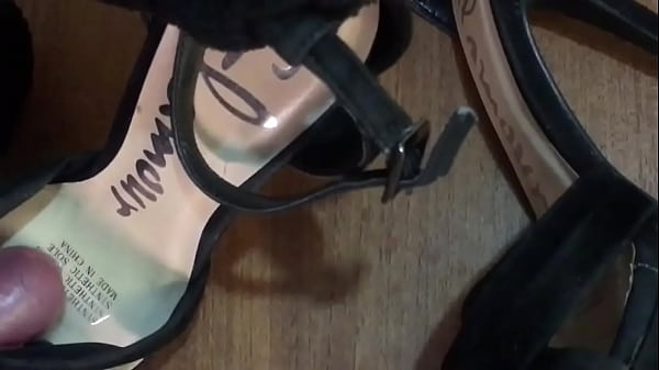 Éjaculation Glamour Talons