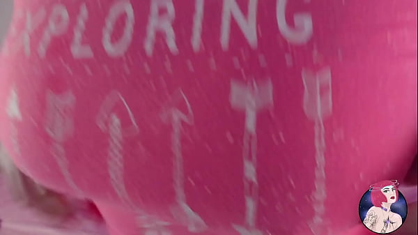 Chubby blonde shows you body grabs boobies and twerking with juicy big ass
