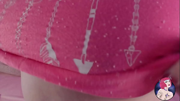 Chubby blonde shows you body grabs boobies and twerking with juicy big ass