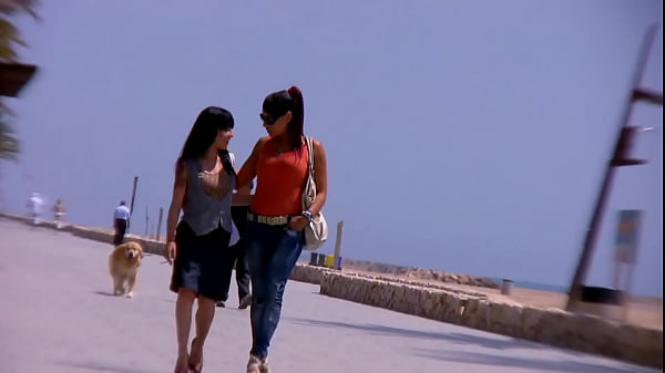 Download Video - Lara Tinelli y Jordanne Kali follando en la playa