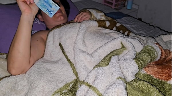 Download Video - Xxx Desi minha enteada me deixa toc&aacute;-la em troca de dinheiro&comma; vejo que a buceta dela &eacute; t&atilde;o fofa