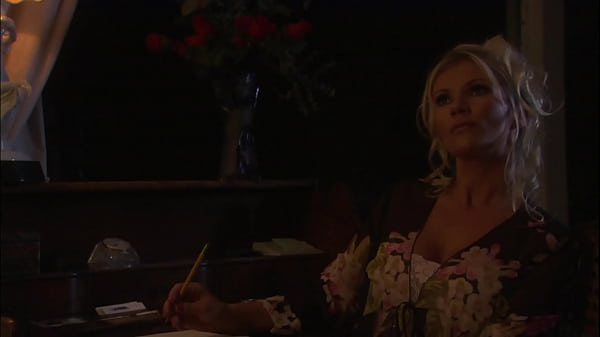 Nice ass dame gets banged outdoors after she could no longer bear being horny