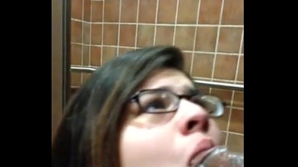 Download Video - Nerd sucks in mall