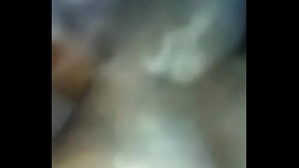 Cumping Dans La Chatte De Sa Femme Et Son Mari En Train De Filmer