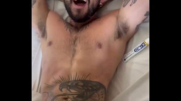 Download Video - Dotad&atilde;o peludo fudendo rabo de muleke tatuado PROMO
