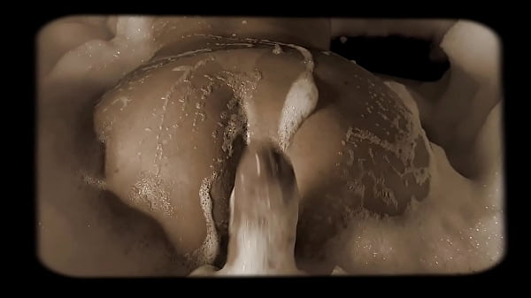 POV na Banheira: Bati o Pau na Cara da Safada e Meti Até as Bolas!