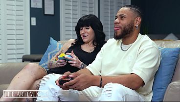 AFTER LOSING THE GAME, MY STEPMOM'S BOYFRIEND FUCKED ME IN THE ASS Ivy Hale Rose ArtemiXXX
