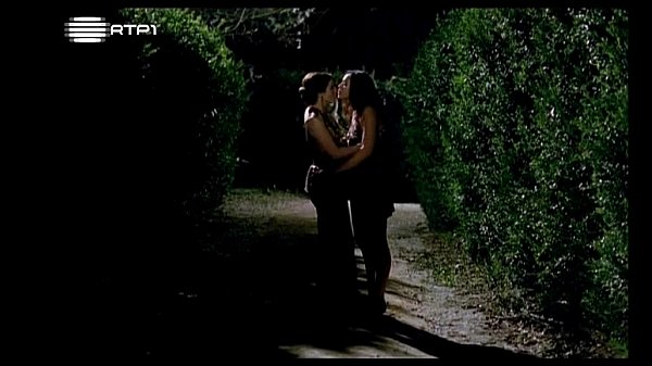 DEBORA MONTEIRO E BEATRIZ BATARDA NUAS NO FILME DUAS MULHERES 17 11 2011