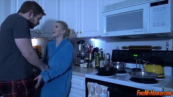 MILF gets midnight snack
