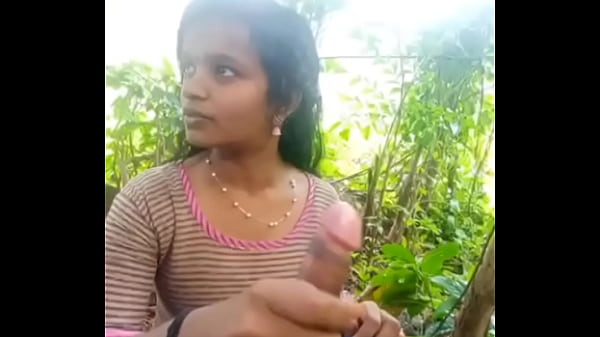 Couple Indien À L'extérieur De Chusai Khudai Desi Vidéos Université Filles Garçons Desi Couple Indien