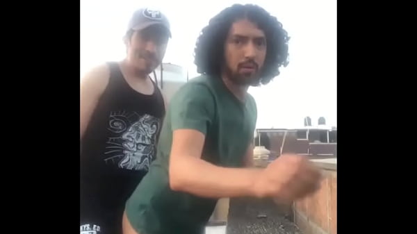 Download Video - escurrida en la azotea