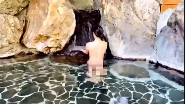 [River and Hot Spring]