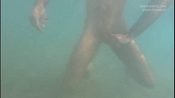 Download Video - I found a big dick of Vadim Romanov underwater