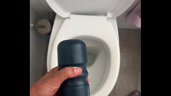 Sborro nel sextoy - masturbazione con orgasmo r...