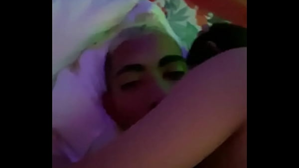 Mc Theuzyn recebendo sentada bruta