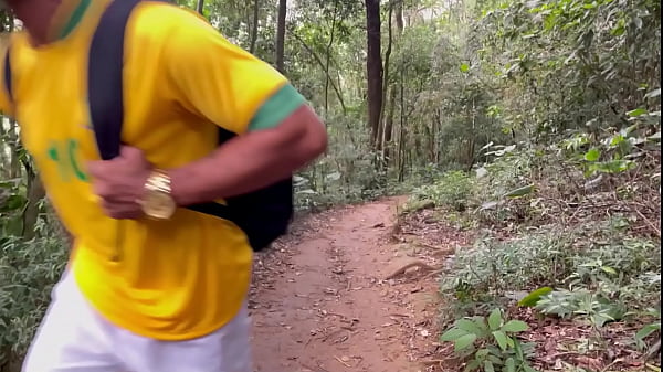 Download Video - tomando na trilha Ferativo1