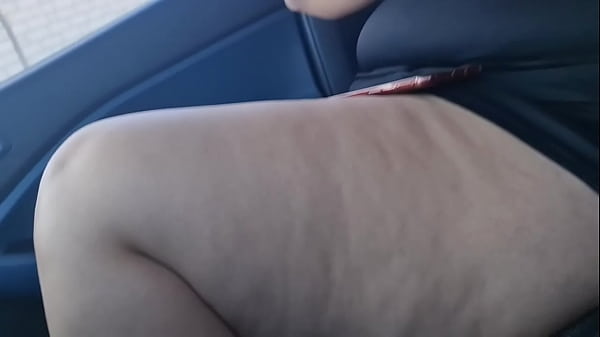 Mexican teibolera changes in the car