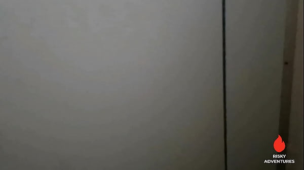 Download Video - Pinay Nagpakantot sa Public CR ng Park