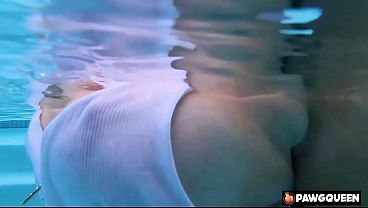 PAWGQueenでライアン・スマイルズと一緒に飛び込もう