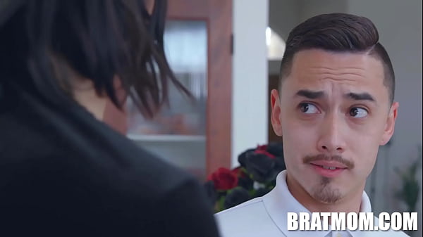 Download Video - Stepmoms Witchy Seduction&colon; Venus and Juan's Halloween Hookup