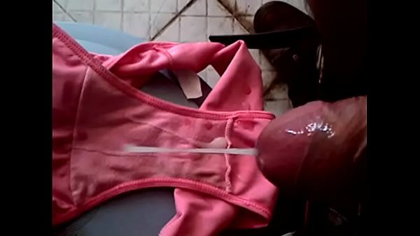 Download Video - eyaculando en su calzon de socorro