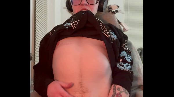 FTM Plays with his boypussy