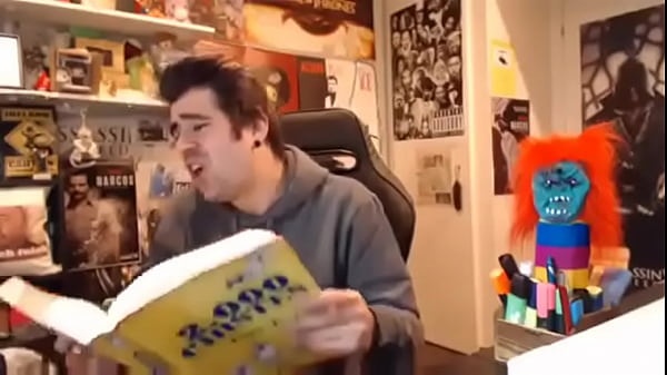 thumb auronsito laughs