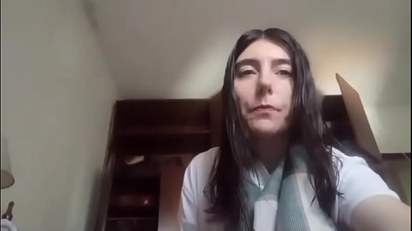 Puta se pone caliente y se exibe