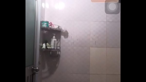 Download Video - Trung ni&ecirc;n trai thẳng