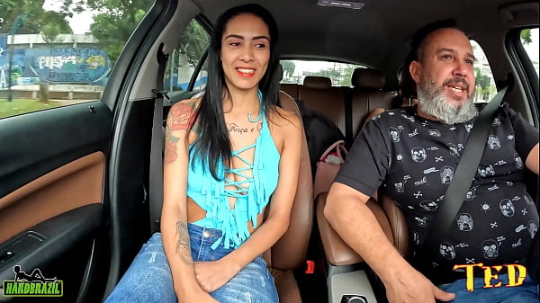 Download Video - Depois de anos sendo chamada por v&aacute;rios para gravar ele decidiu entrar na carona - Mirela Oliveira