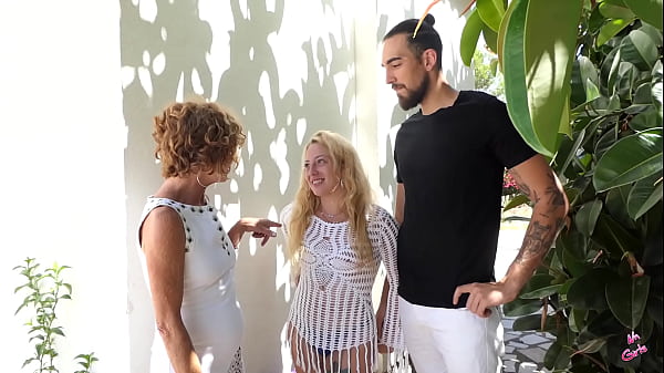 Venom Amd Elian Hot Fuks in the Pool.