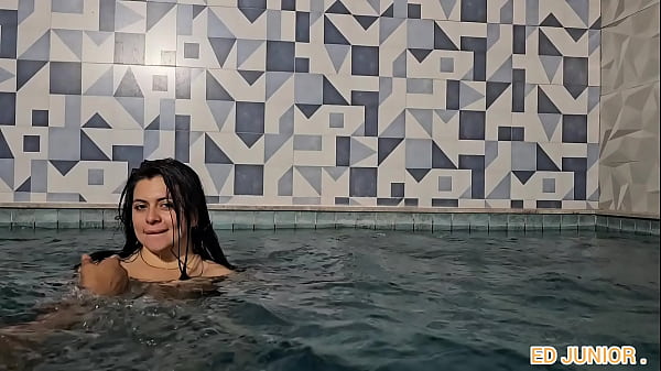 RECORDING BREAK WITH COLOMBIAN ANTONELLA FUCKING IN THE POOL