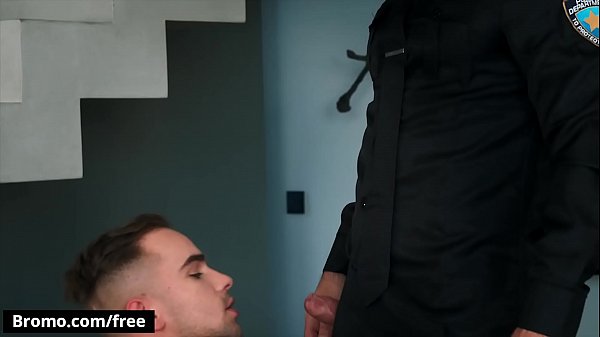 Download Video - Twinky Boy Seduces Police Officer To Fuck His Tight Butthole - BROMO