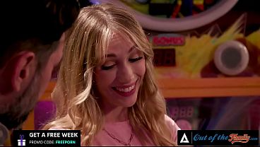 OUT OF THE FAMILY - Sexy Teen Sky Pierce Deepthroats Her Stepdads Cock FRENCH SUBTITLES