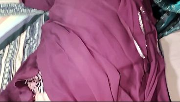 I brought the expatriate's wife to my house and fucked her.