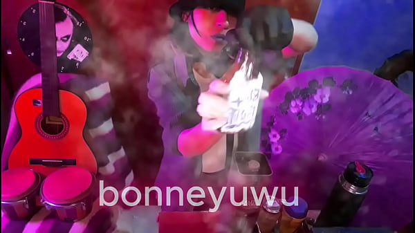 Bonneyuwu - 18:36 Bartender pays Bonney to suck a dildo