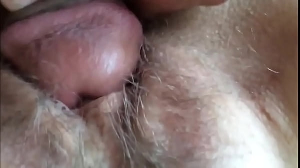 Download Video - ESPOSA GOSTOSA TRANSANDO COM ESTRANHOS E FILMANDO PARA O MARIDO CORNO