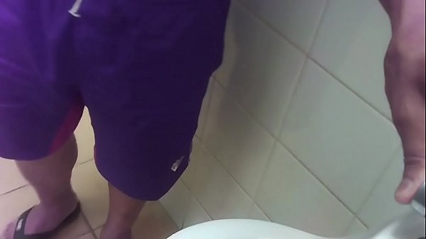 Download Video - Flagra de casado mijando part&sol;3 &num;verao2019