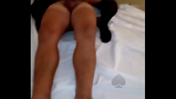 MARRIED BITCH RUBING PUSSY ON MALE'S DICK