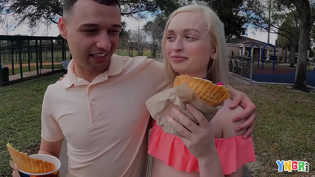YNGR - La rubia Starlette Storm toma una gran polla y le hace un rimjob
                    teen hardcore blonde blowjob food deepthroat cowgirl moaning public kissing rough sex reality casting missionary big cock rimjob small tits starlette storm muchos negros