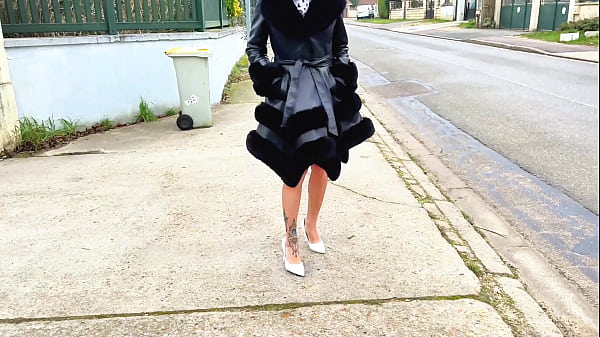 Curieuse de nature, Emma Rubis, 40ans, saute sur l'occasion d'en d&eacute;couvrir plus !