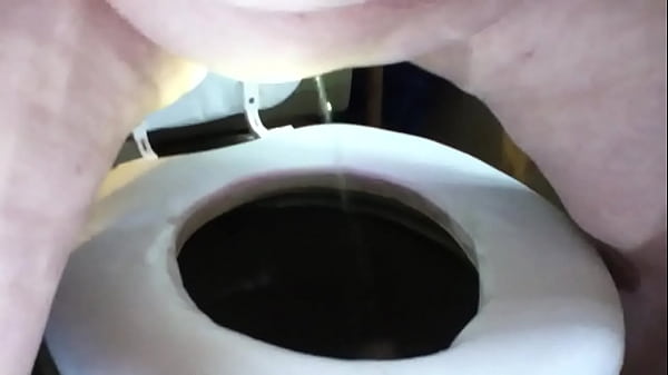 Wife taking a piss