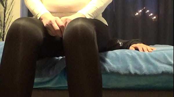 thumb facesitting