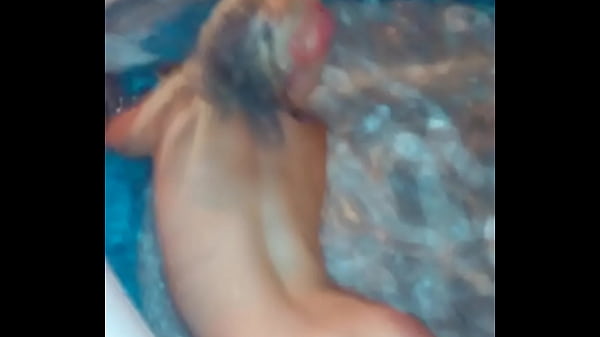 Carrot in Tasias Butt