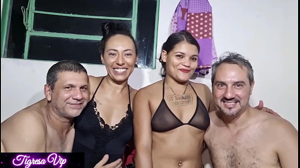 Download Video - Troca de casal tigresa vip fica com o jornalista e o marido dela com a esposa dele